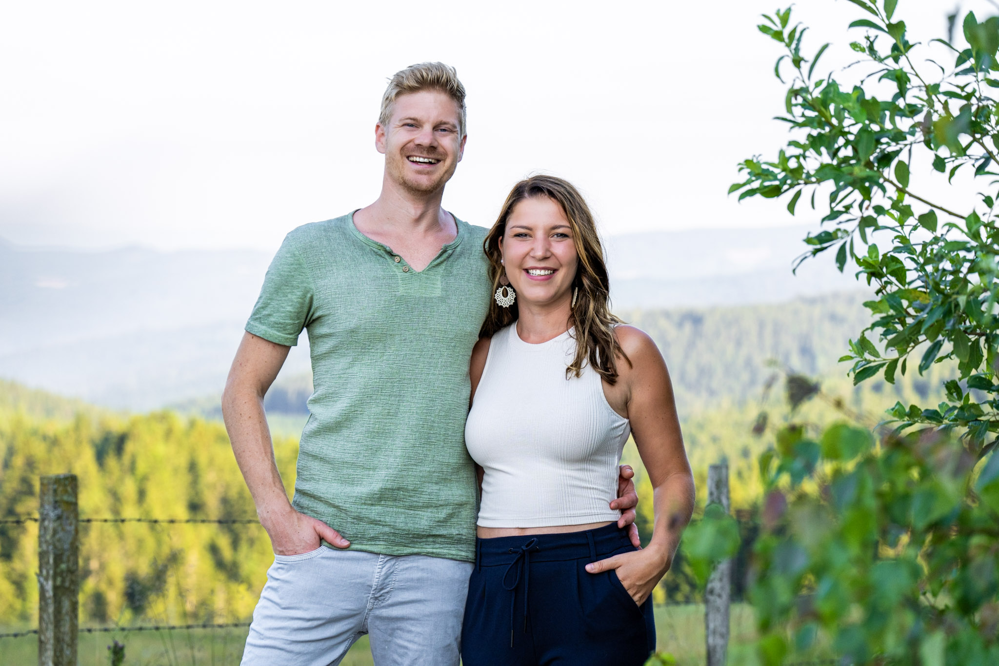 Erik und Nadja Brunner in der Natur